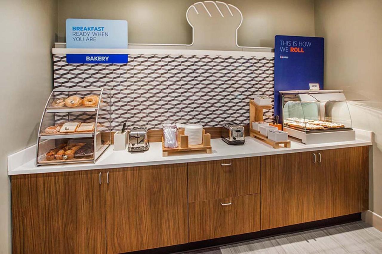 Holiday Inn Express Pittston - Scranton Airport By Ihg 외부 사진